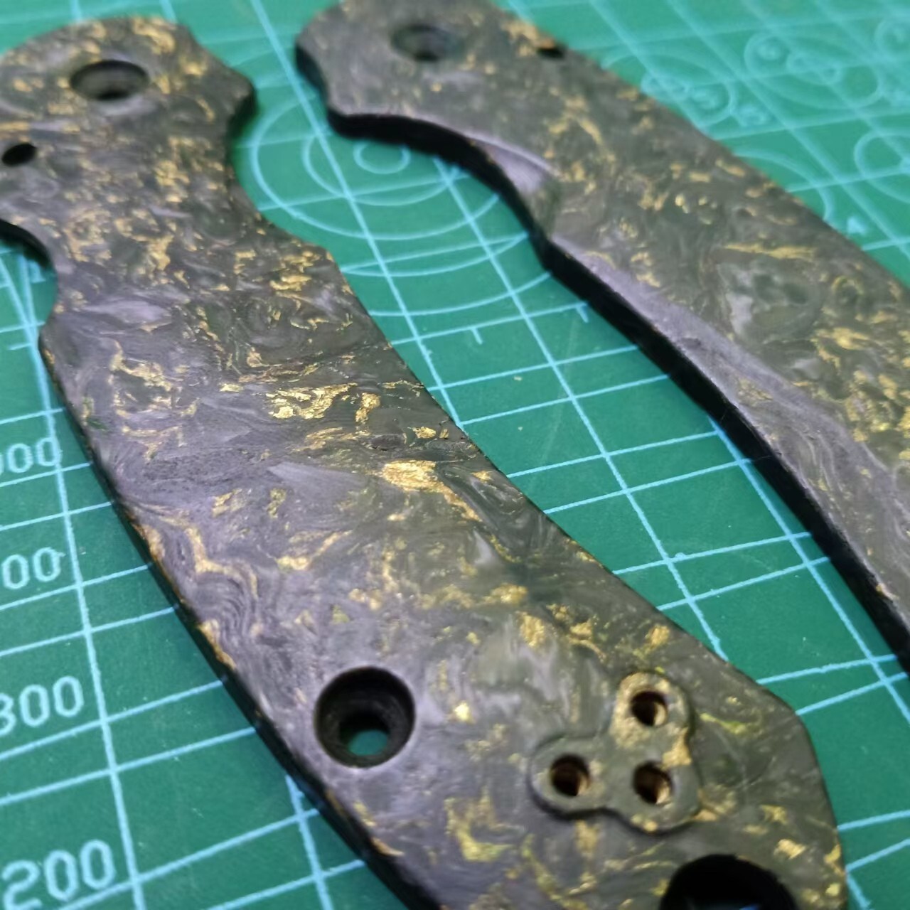 1 Pair Copper Forged Carbon Fiber Handle Scales for Spyderco C223