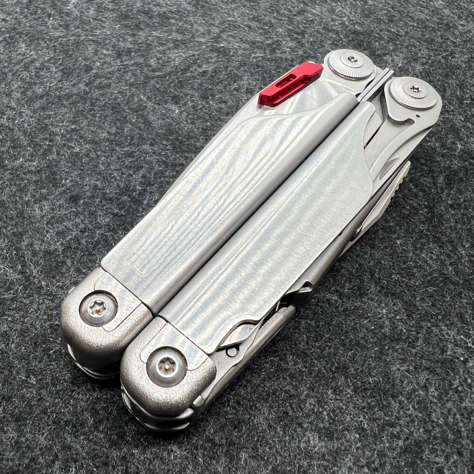 Aluminum Alloy Thumb Grip Easy open push button For Leatherman Surge CNC DIY