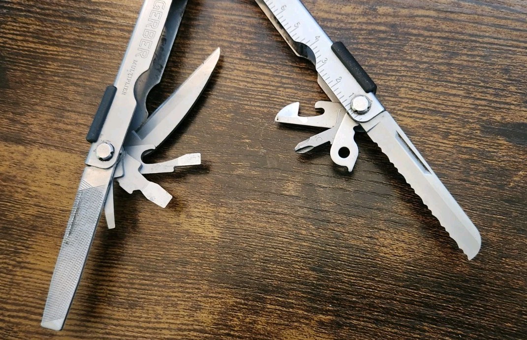 Gerber MP600 Multi-Tool Multi-Plier Needle Nose Silver w/ Sheath – Great W9