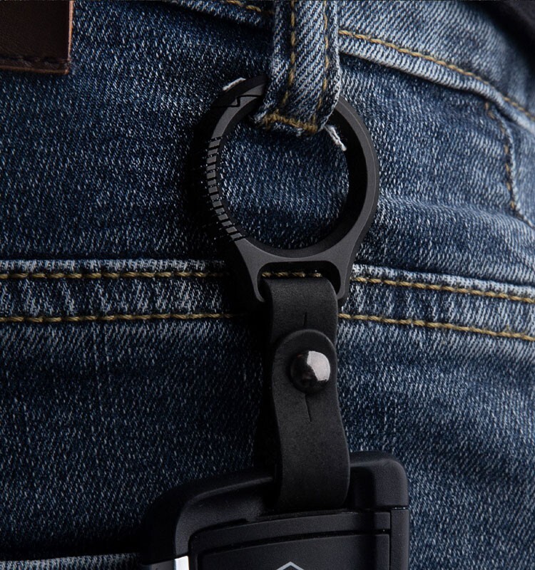 NewTitanium Alloy Leather Car Keychain Portable Key Ring Waist HangingPendantEDC