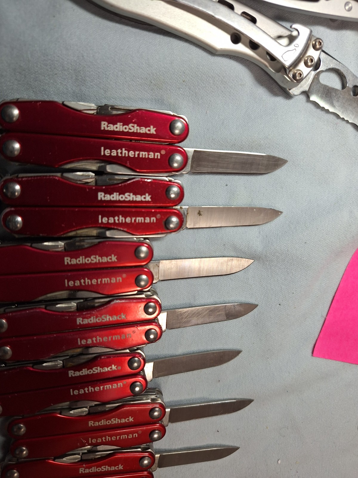 8 LEATHERMAN E4 RED RADIO SHACK Multi Tools EXCELLENT Loc Q100