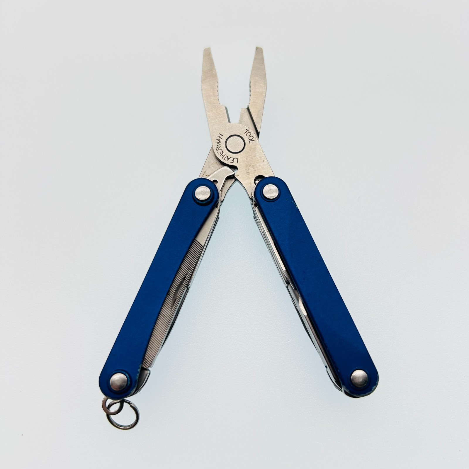 Leatherman Squirt PS4 BLUE – 8-in-1 Keychain Multi-Tool Discontinued (CODE58)
