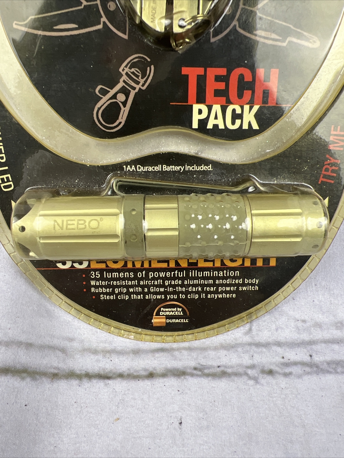 Quarrow Turtle 8 Fishing Pocket 8-Tool Combo Pack Plus 50 Lumen Flashlight