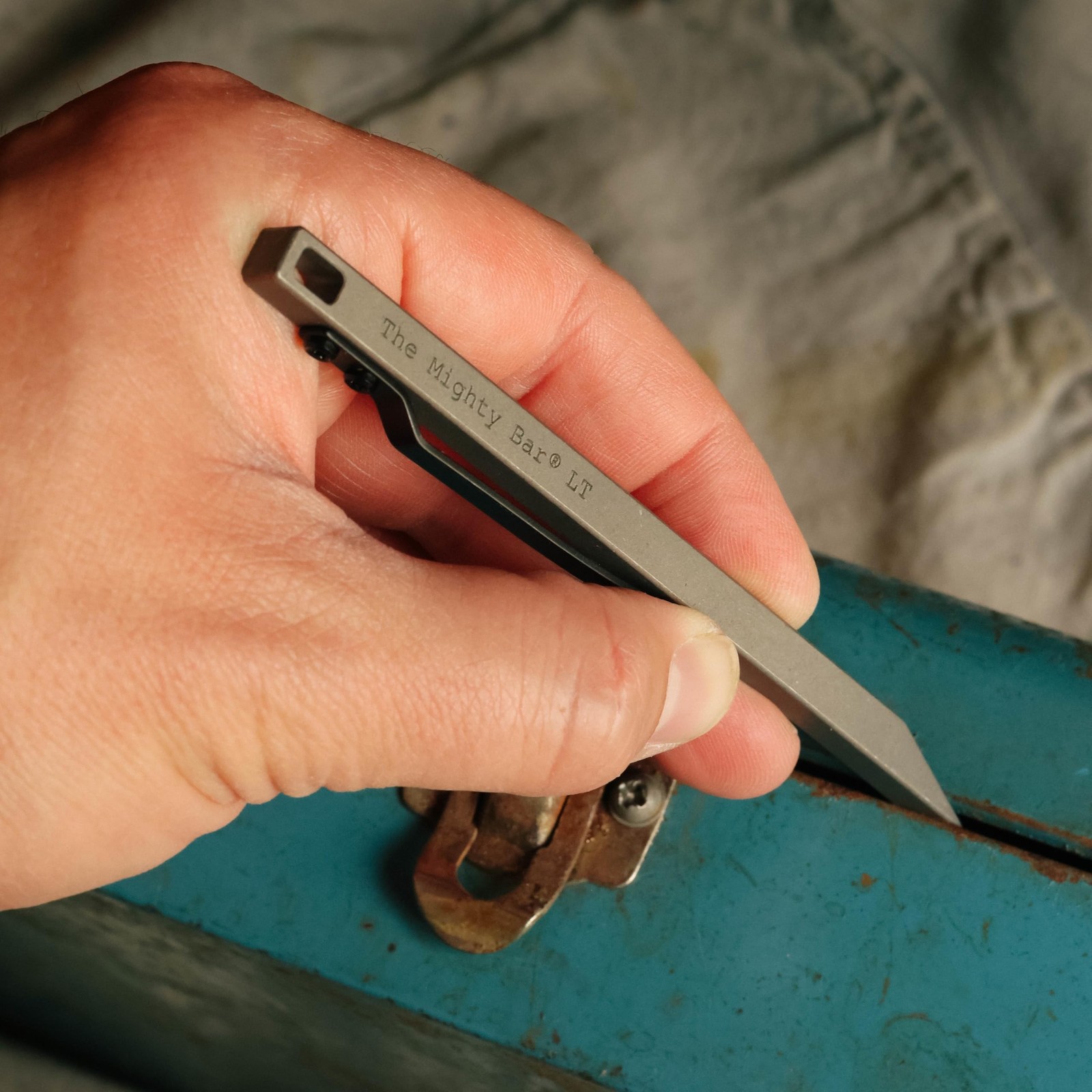 The Mighty Bar LT, Long Titanium Edition Pry Bar Tool, Stainless Steel Pocket…