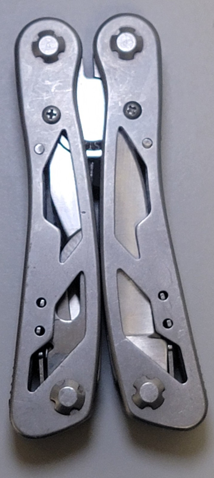 Stanley Multi Tool 2CR 12 in 1 Pocket Knife Pliers Saw Screwdriver File