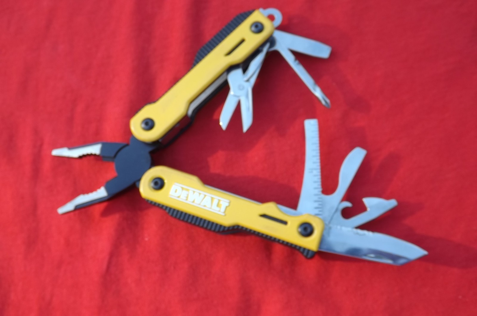 Dewalt MT16 16 in 1 Multi Tool Pocket Knife Pliers Set Stainless Steel Multitool