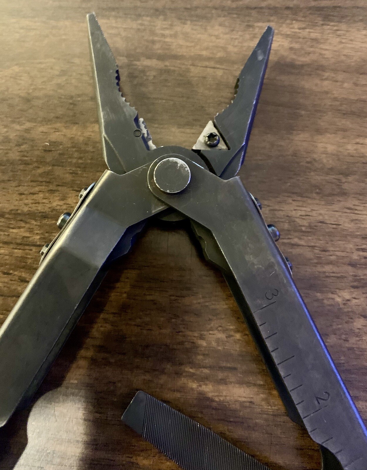 Gerber MP600 Black Oxide Multi-Tool Needle Nose Pliers Carbide Cutters Knife