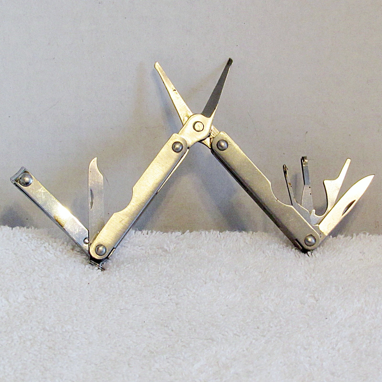 Winchester Stainless 8 Function Multi-Tool with Nail clipper
