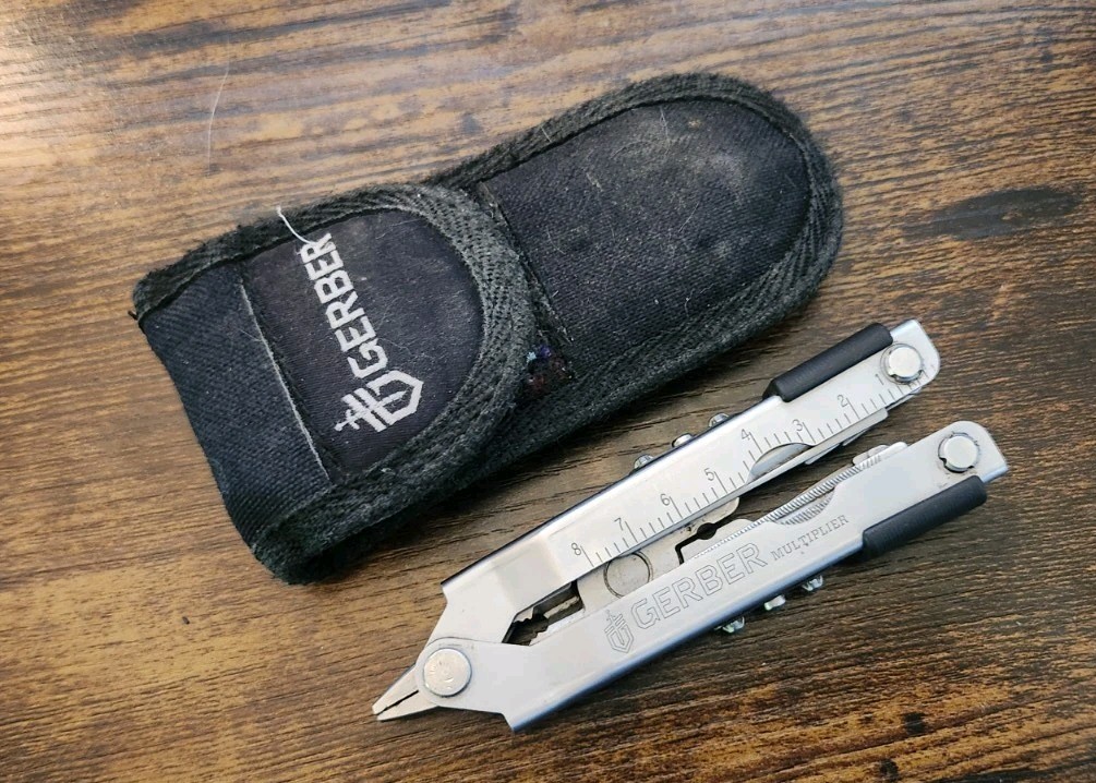 Gerber MP600 Multi-Tool Multi-Plier Needle Nose Silver w/ Sheath – Great W9