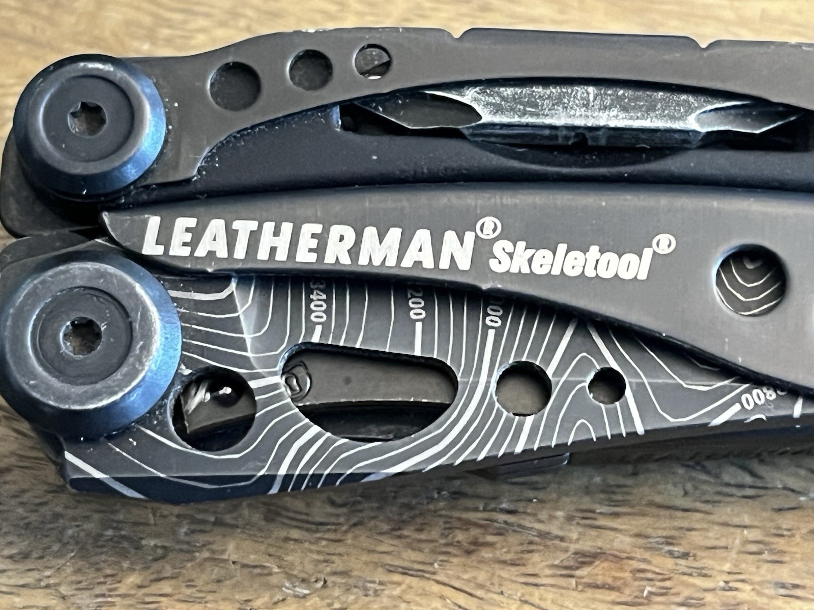2021 Leatherman Skeletool MultiTool Black Oxide SUPER NICE!! w/New Nylon Sheath