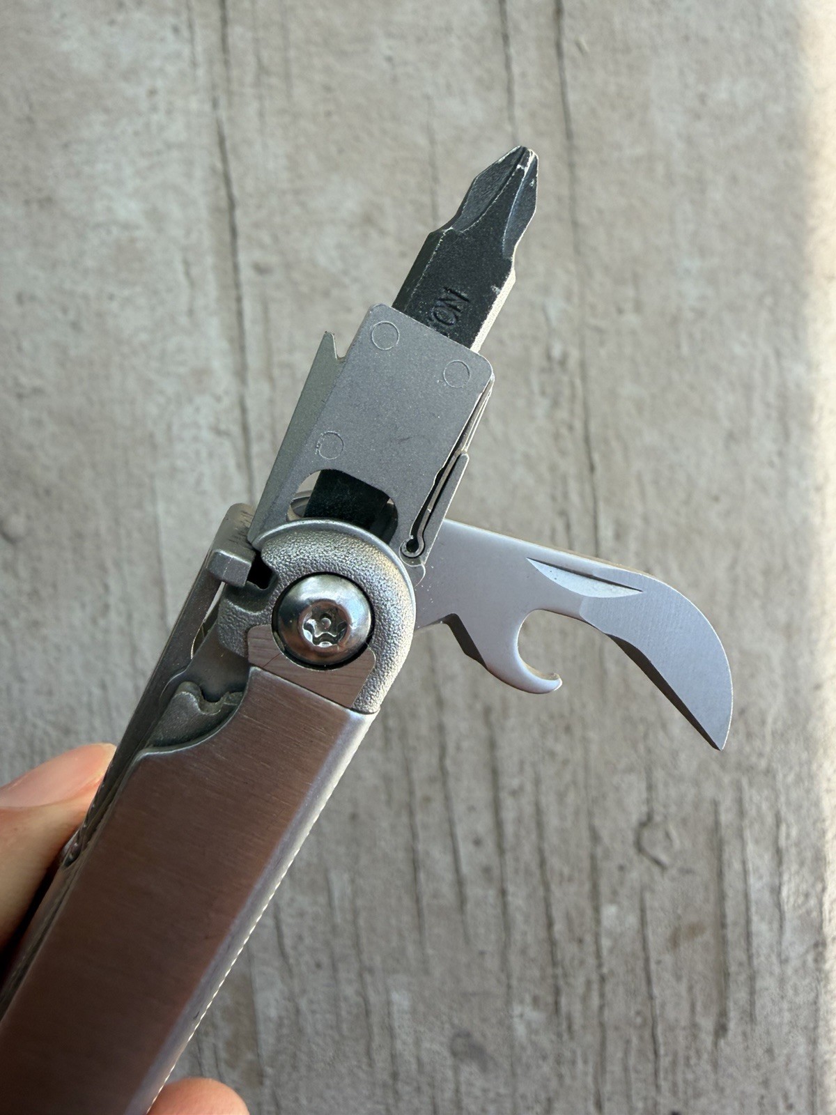 LEATHERMAN WAVE STAINLESS STEEL FOLDING MULTI TOOL IN LEATHER POUCH/CASE, EXC
