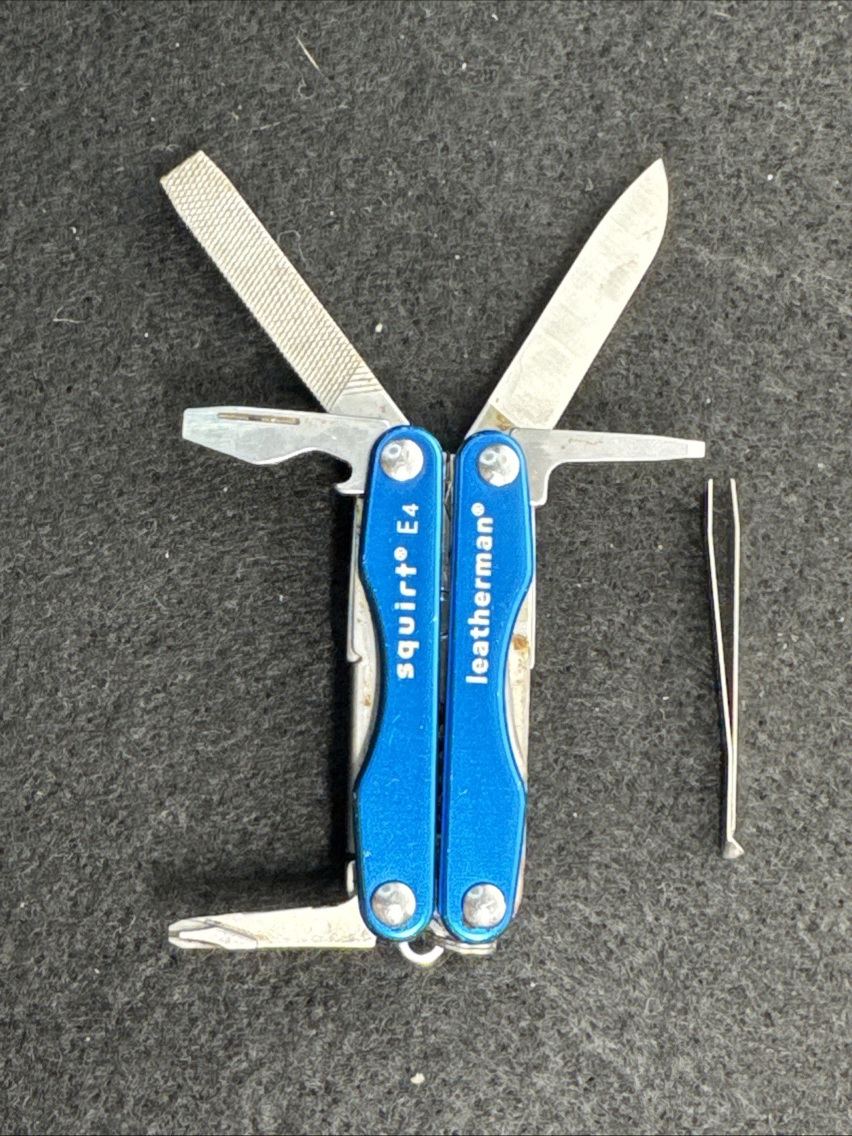 Leatherman Squirt E4 Multi-Tool w/Wire Strippers Blue