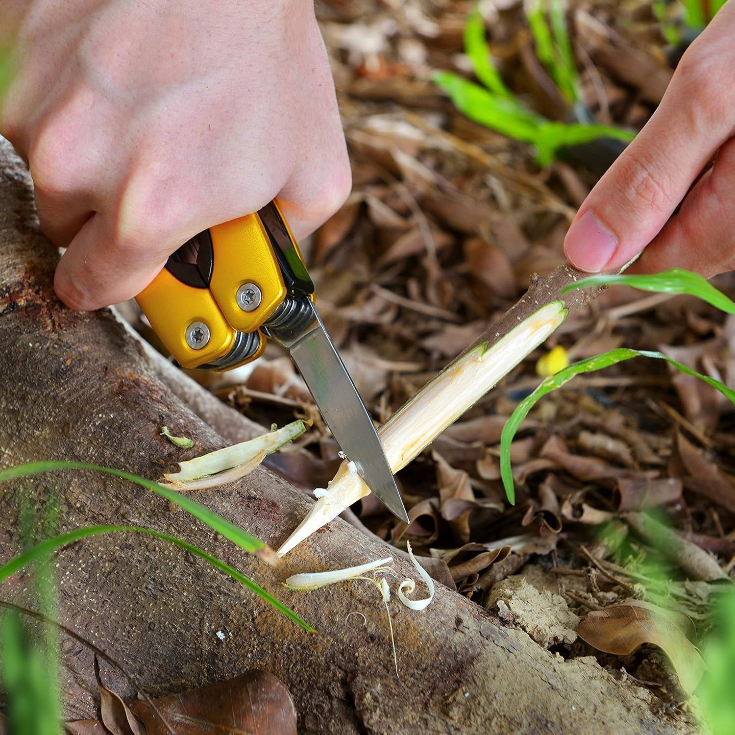 RoverTac 14 In 1 Multitool Pliers Knife Screwdriver Bottle Opener Saw Camp Fish