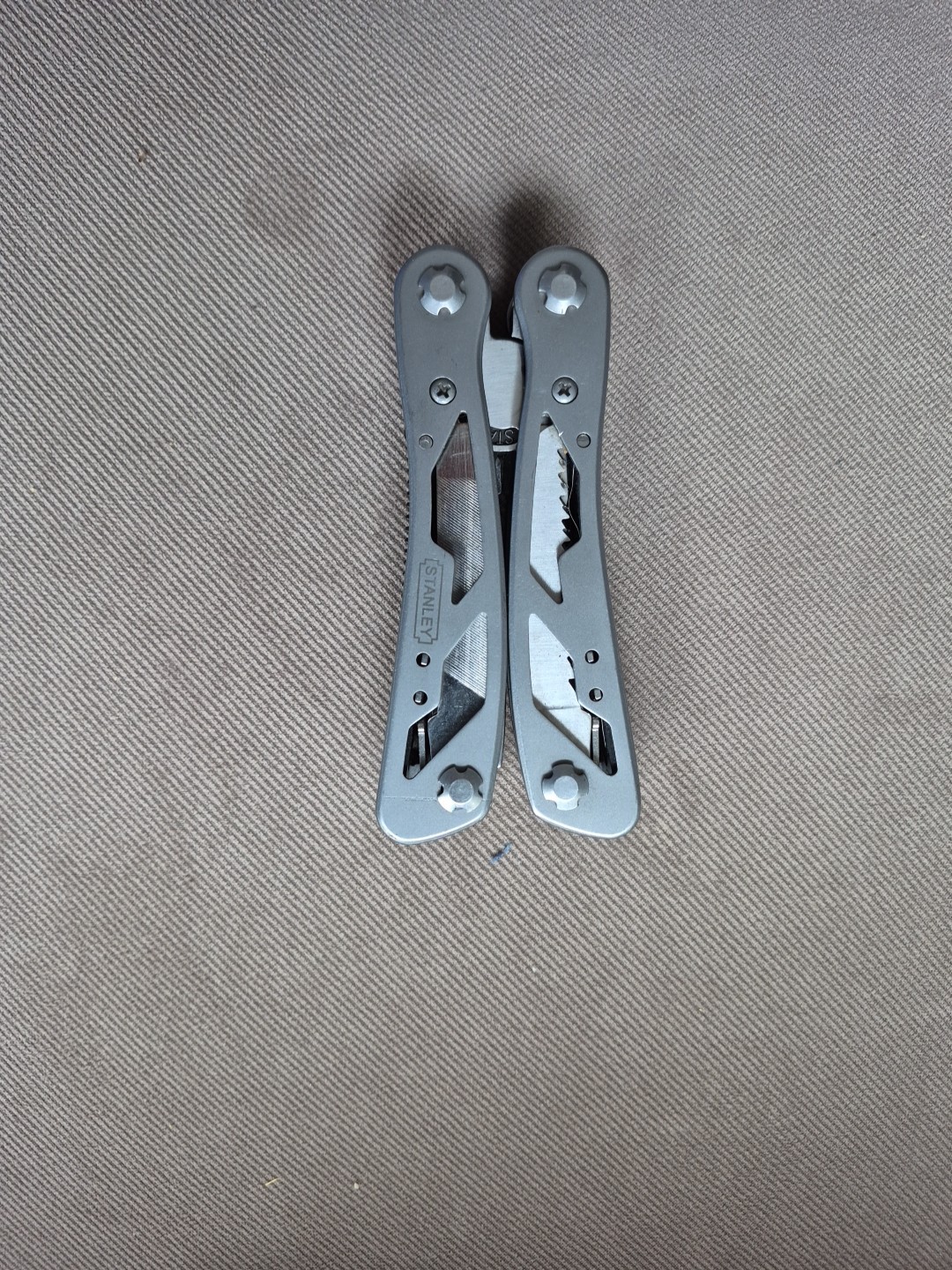 Stanley Multitool Stainless Steel Plers,knife And 7 Other Fuctions In Greatshap