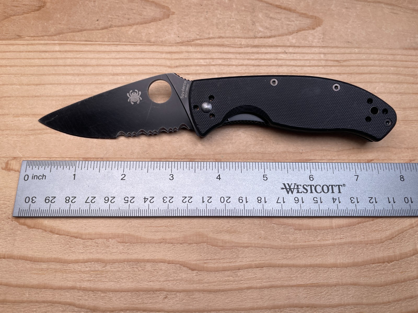 Spyderco Tenacious Folding Pocket Knife 8Cr13MoV Black Partially Serrated Blade
