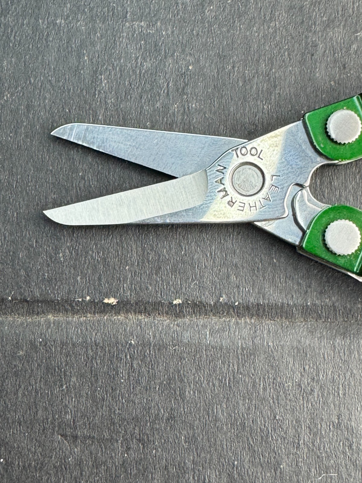 Leatherman Micra 10 in 1 Multitool Anodized Aluminum – Green
