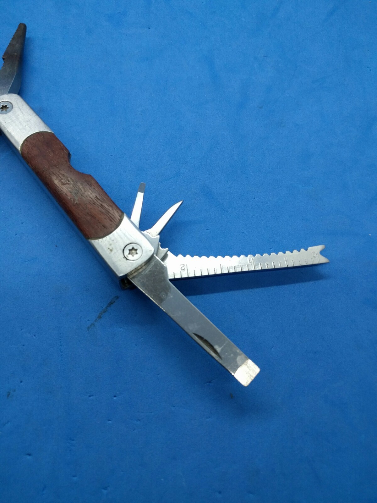 Sheffield Multi-Tool with Wood Grain Grip Handle