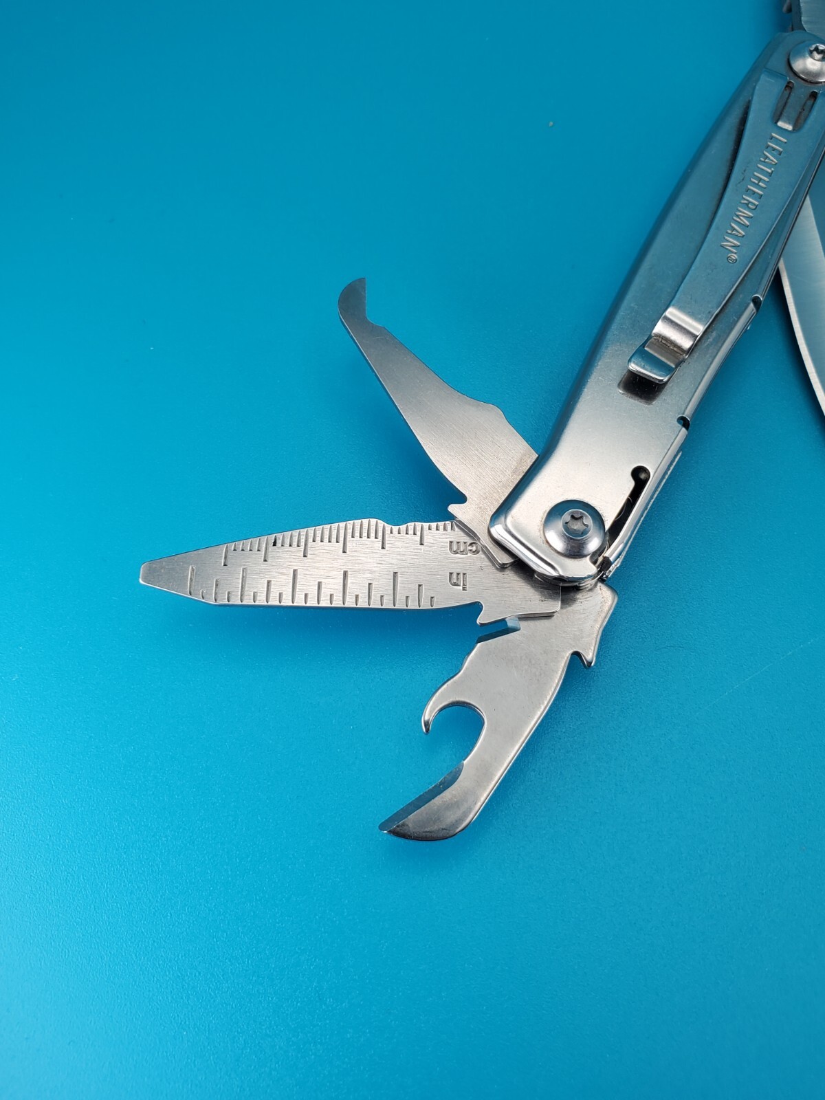 Leatherman Rev 3.8″ Multi-Tool, Stainless! NICE!
