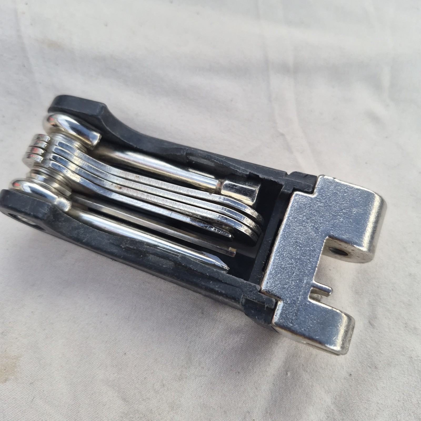 Multi Tool – 7 Functions/Wrench, Allens Screwdrivers 0501