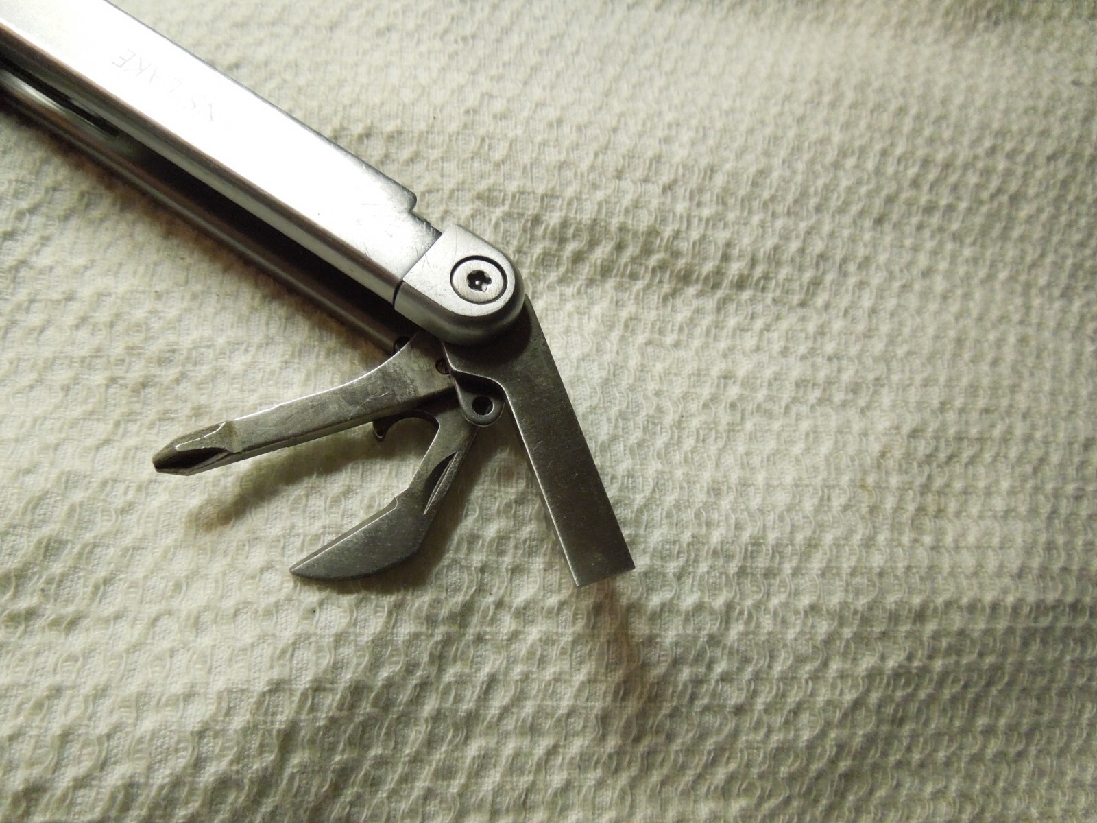The Original Leatherman Wave Multi Tool USA 2001 PAT.PEND. UNIQUE INSCRIBED LOOK
