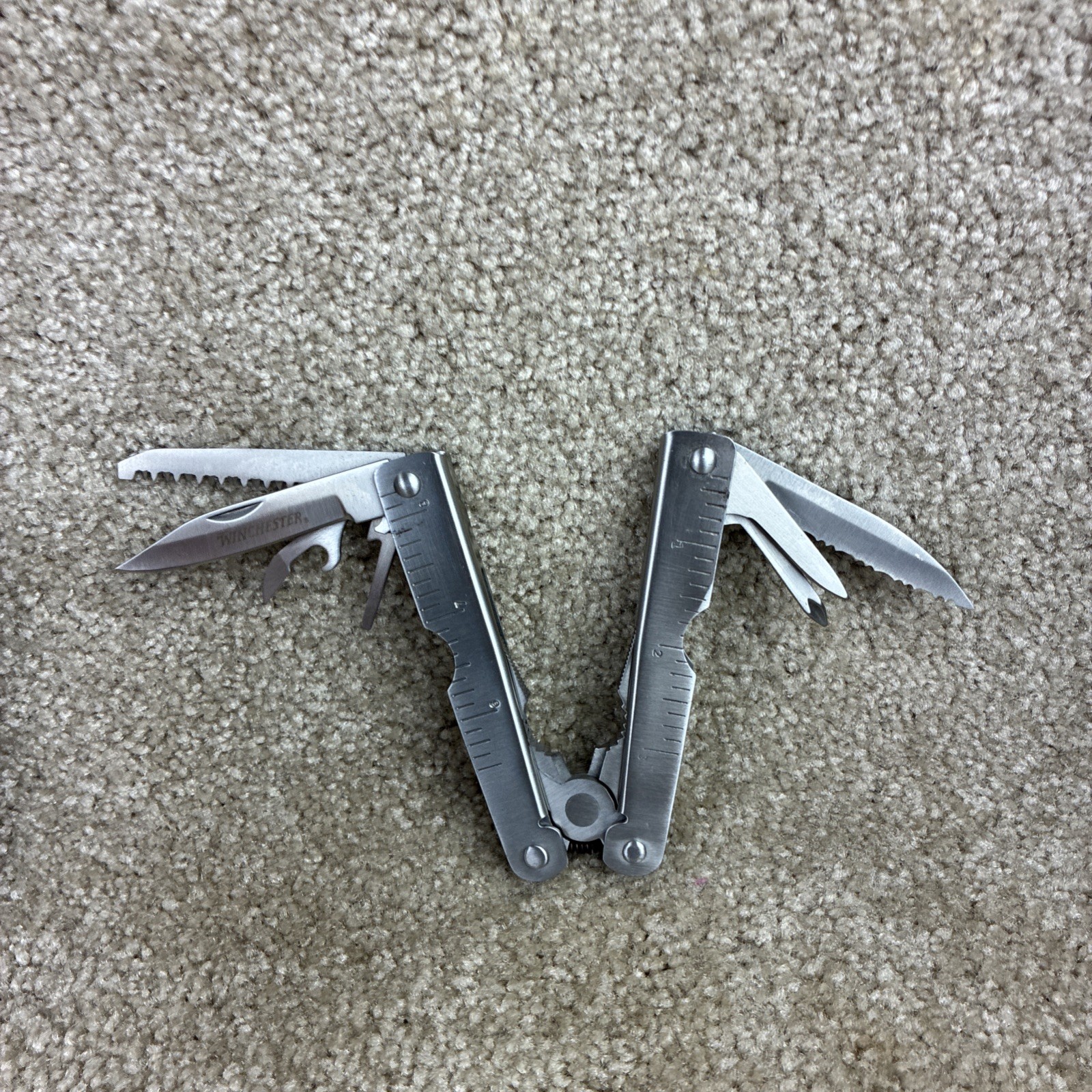 Winchester Multi Tool w/Bits And Sheath