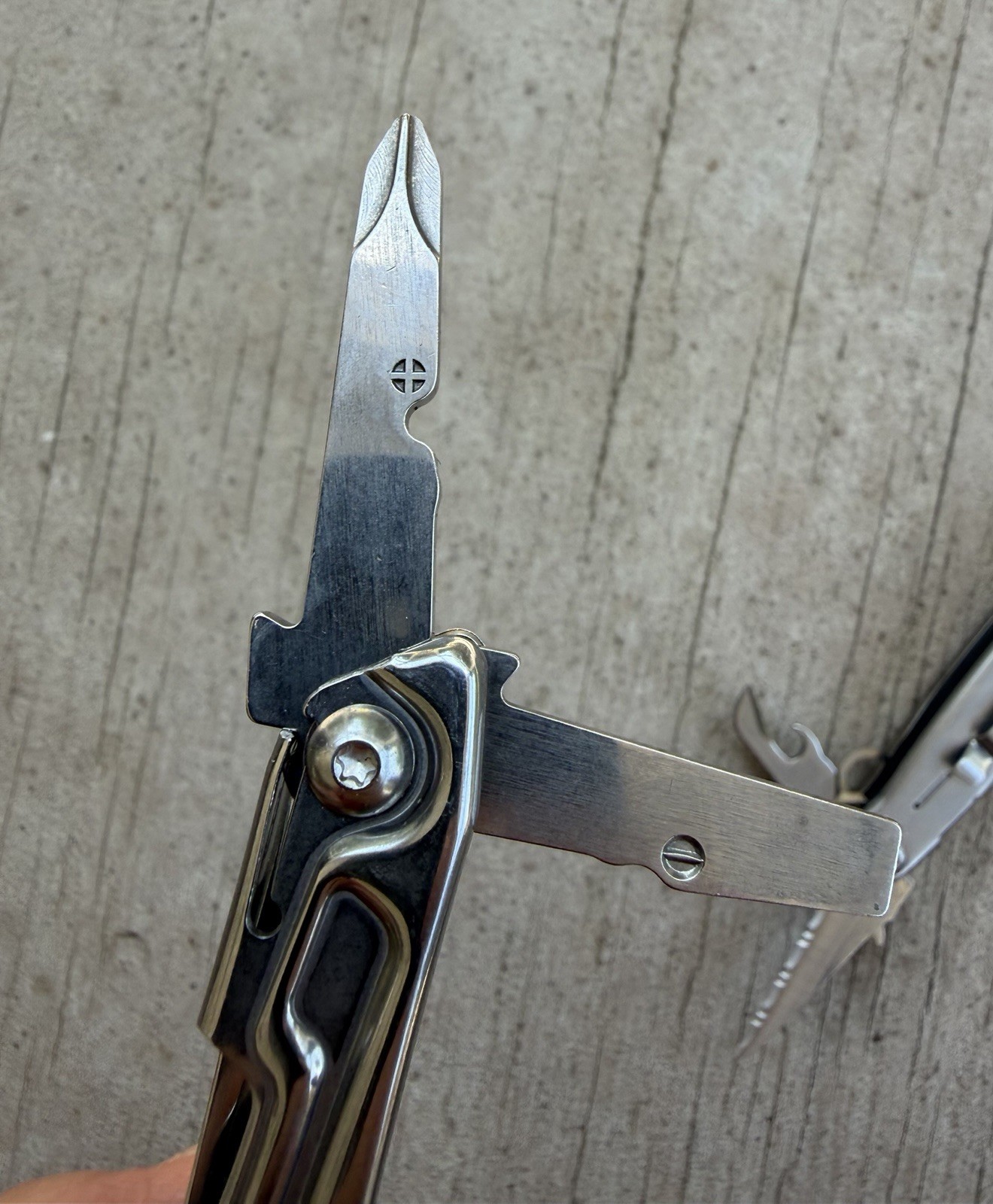 LEATHERMAN BOLSTER MULTIPURPOSE TOOL STAINLESS, 13 TOOLS, EXCELLENT!