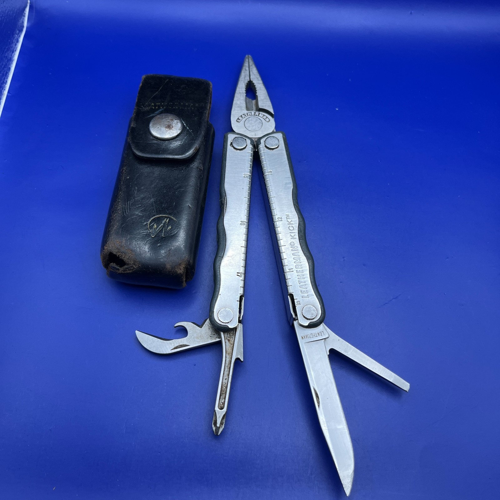 Leatherman Kick Multi-Tool w/ Sheath