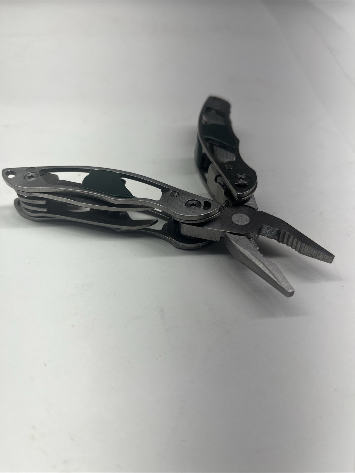 Small Multi tool and Mini Screw Diver Set with Case