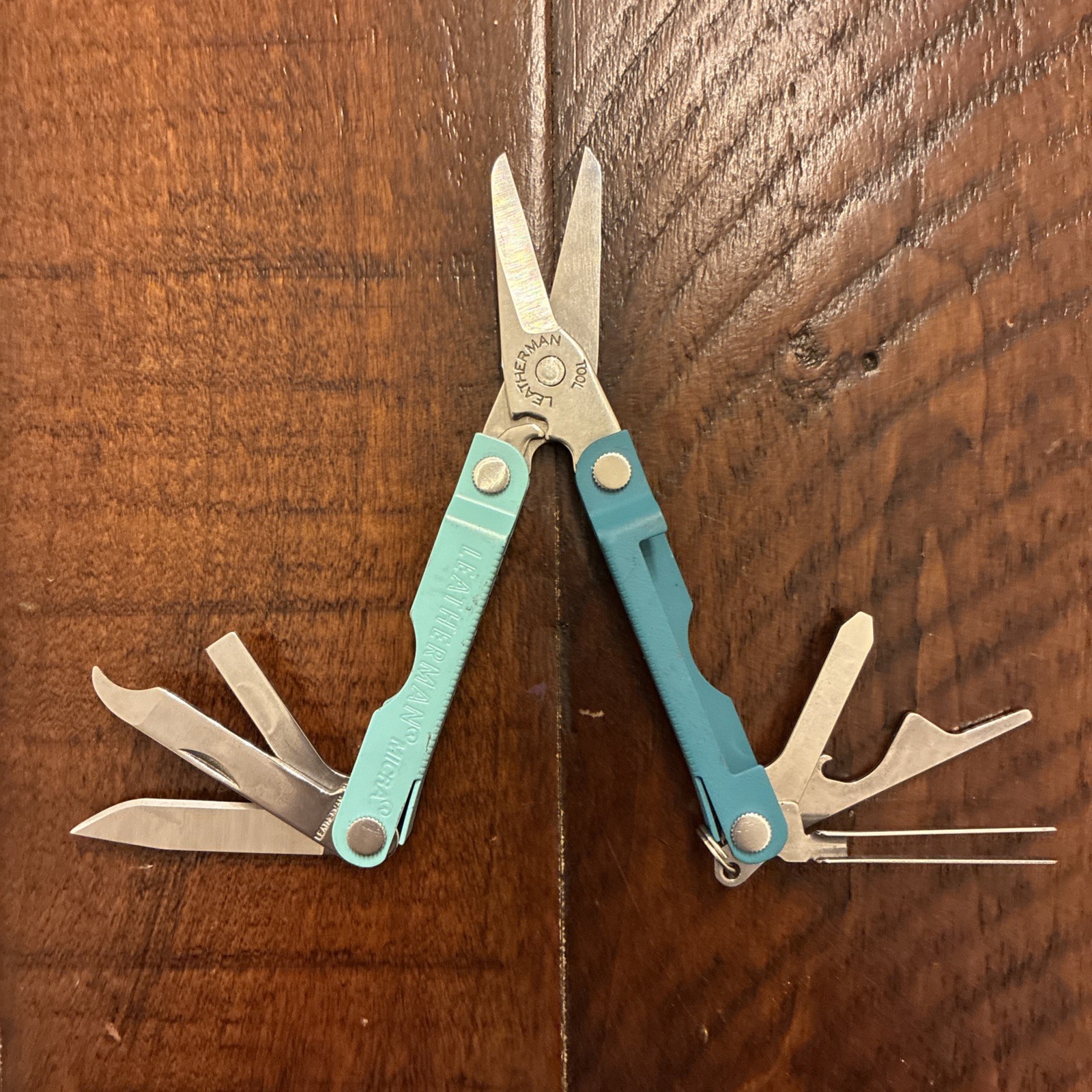 Leatherman Micra Parakeet 10 in 1 Multitool Anodized Aluminum – 06/25