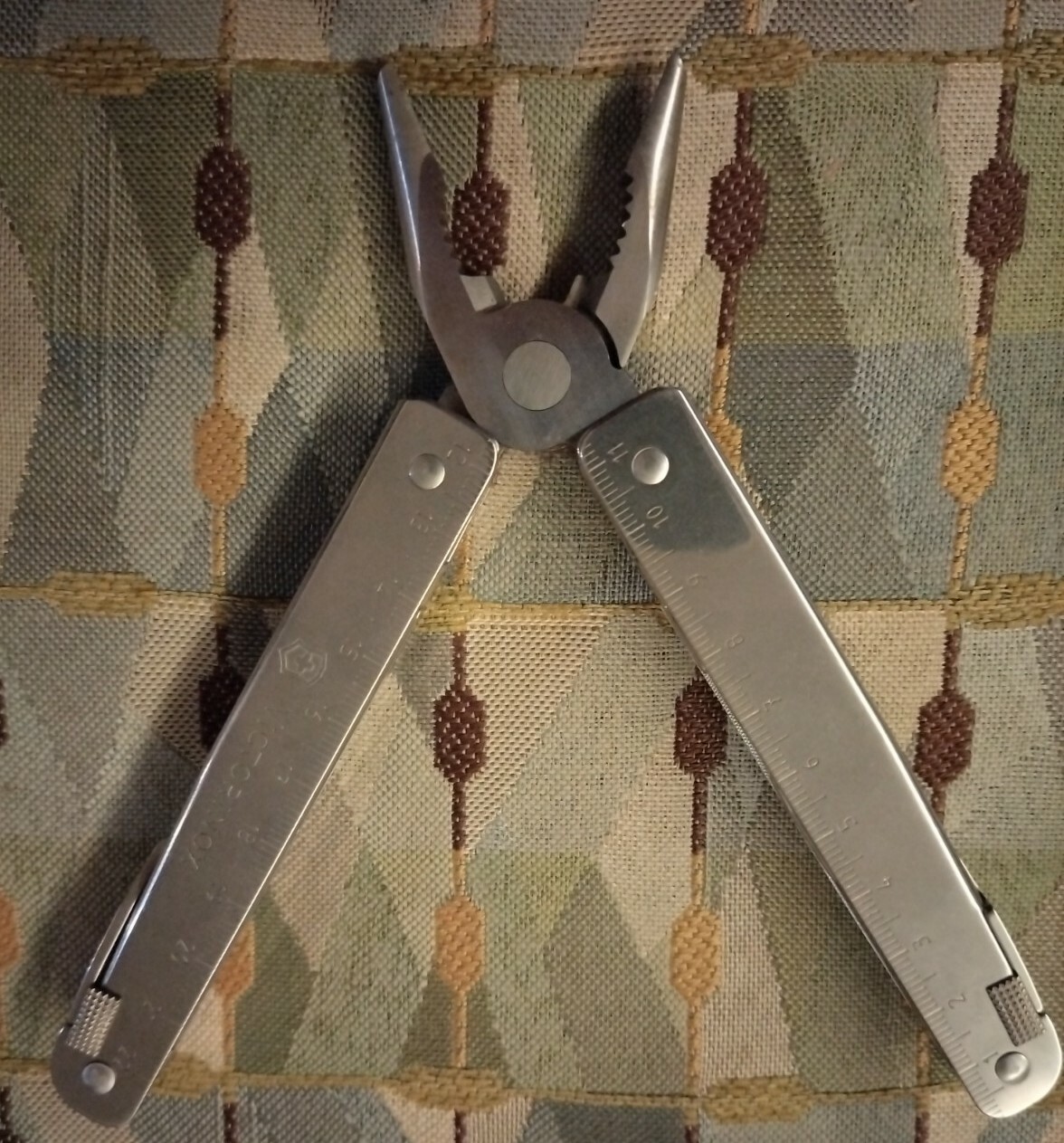 Vintage Authentic Rare ARMY VICTORINOX SWISS TOOL STAINLESS w/ CASE SWITZERLAND