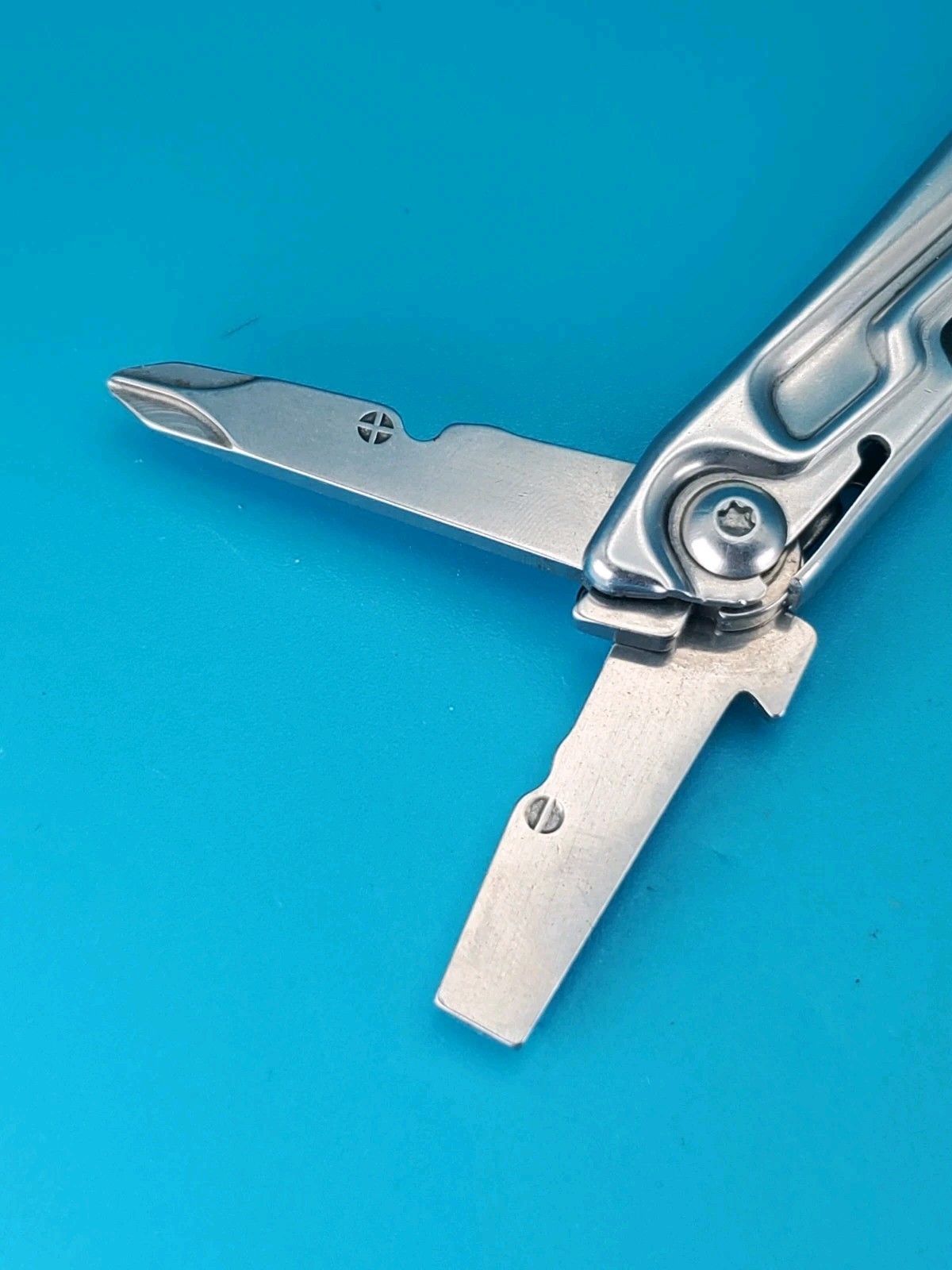 Leatherman Bolster 13 Tool Stainless Steel Multi-Tool!