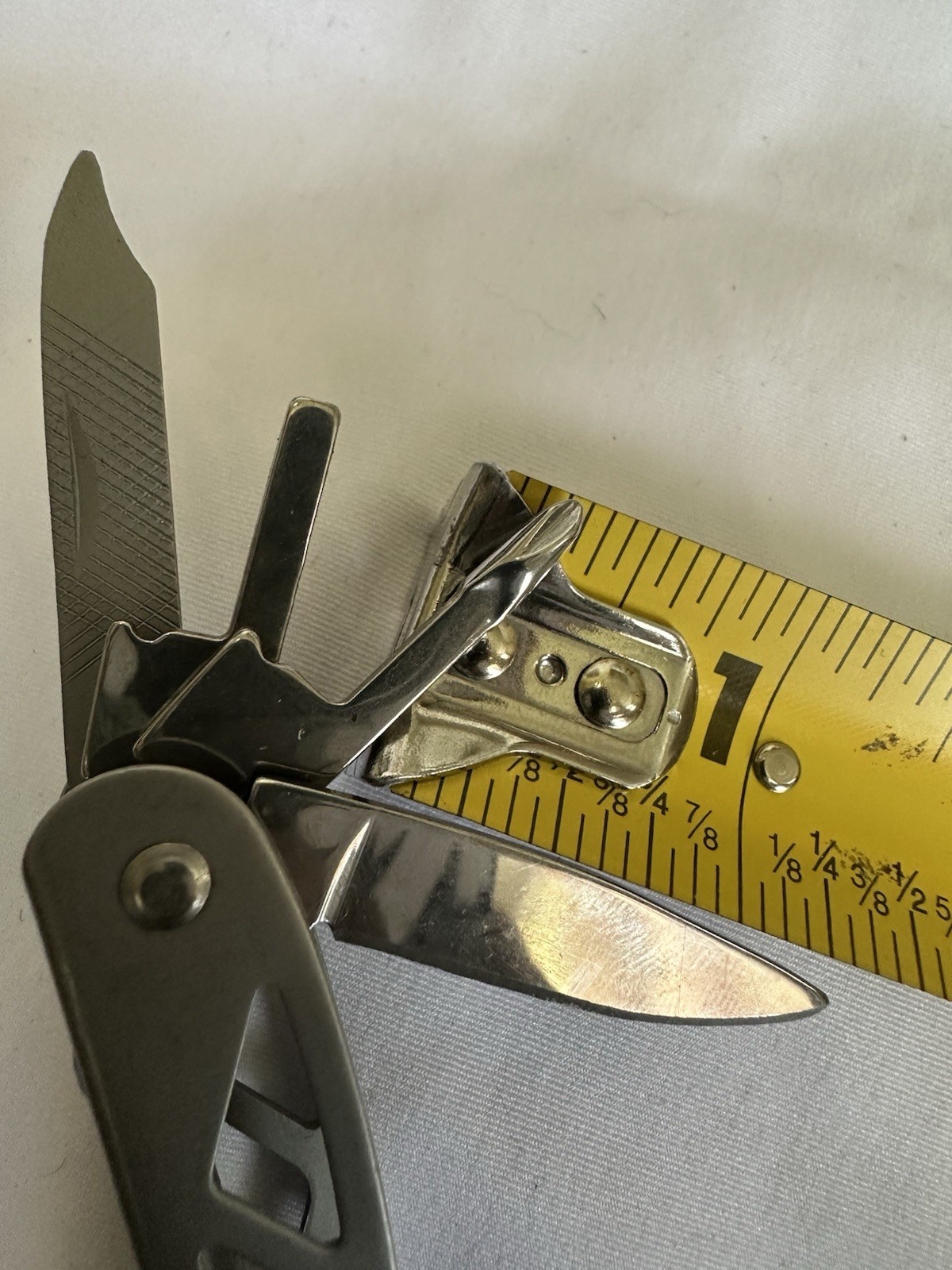 Stainless Steel Pocket Knife Multi-Tool Blade Unbranded Letherman Style 3” Cl