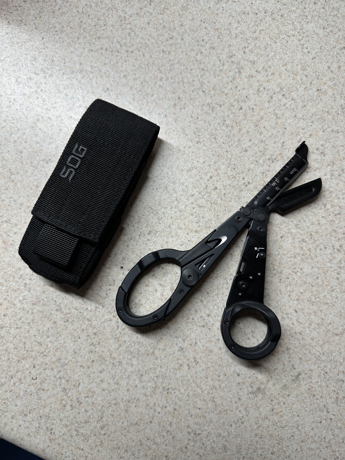 SOG ParaShears Medical/Rescue Scissors Multi-Tool with Sheath