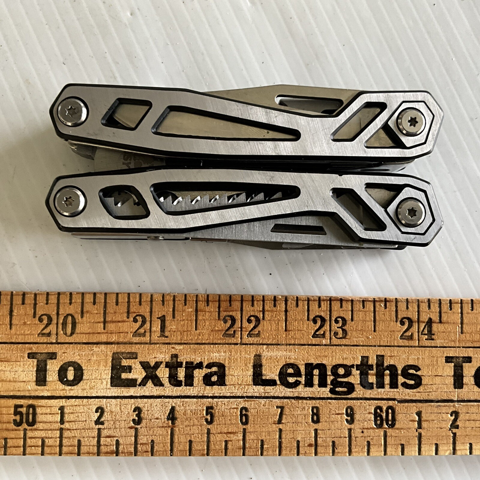 MOSSYOAK Multi Tool Utility Pocket Knife Screwdriver Pliers Survival Camping EDC
