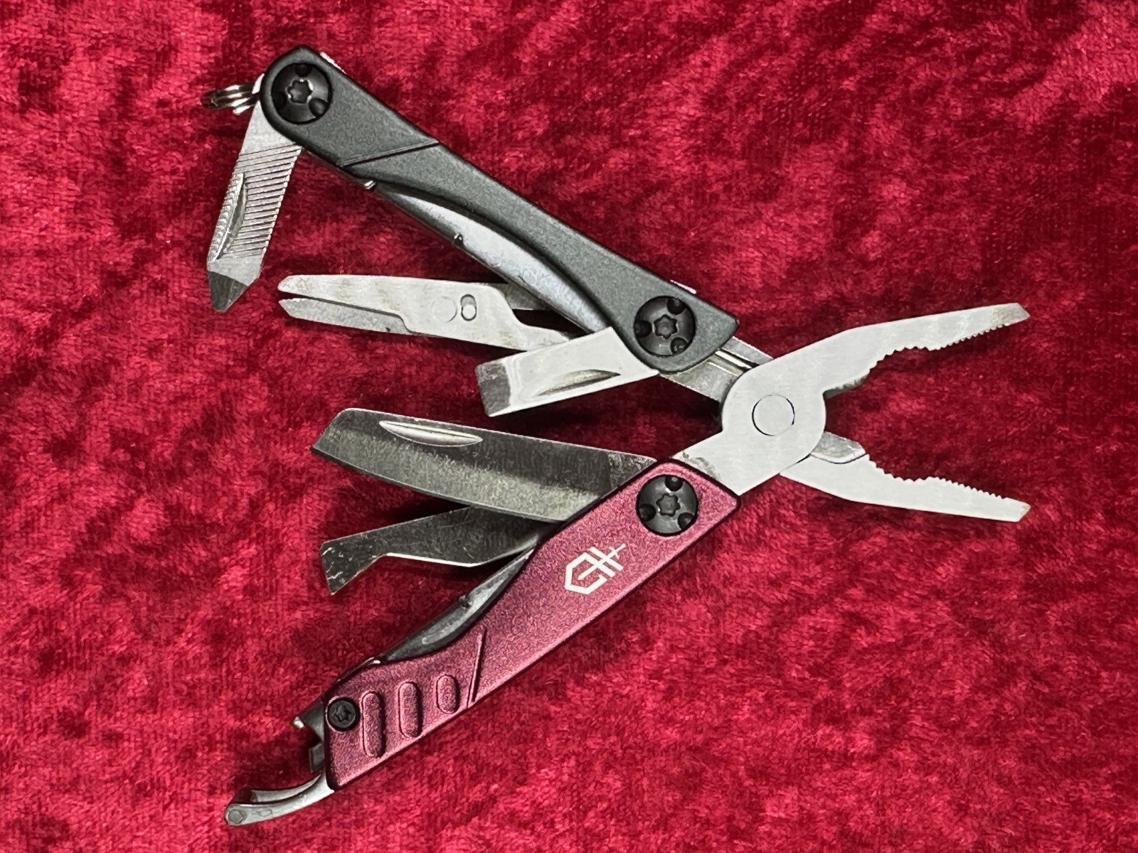 Gerber Dime Burgundy Wine Mini Multi-Tool Keychain Random Pick Rare Color (678)