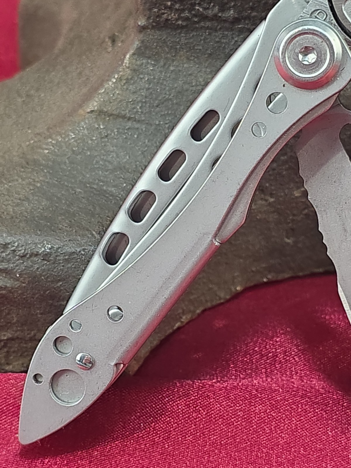 Leatherman Freestyle Multi Tool Knife Pliers Combo Stainless Steel EDC 0817
