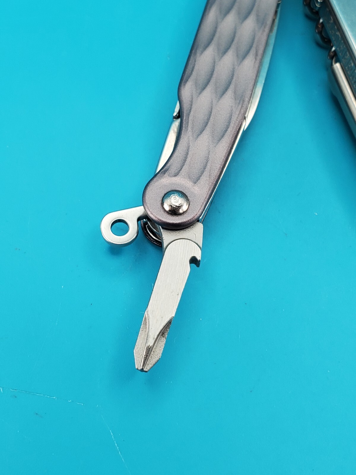 Leatherman Juice C2 Granite Gray Multi Tool! RETIRED! With Leather Sheath! MINT!