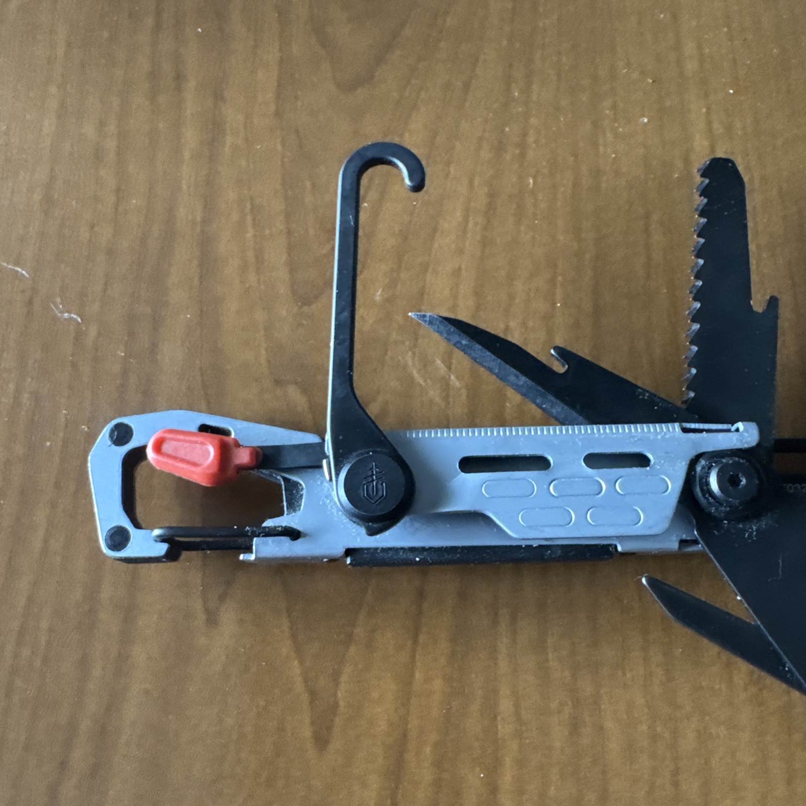 Gerber StakeOut Graphite Multi-Tool 10 Function 9 Tools Knife Carabiner (587)