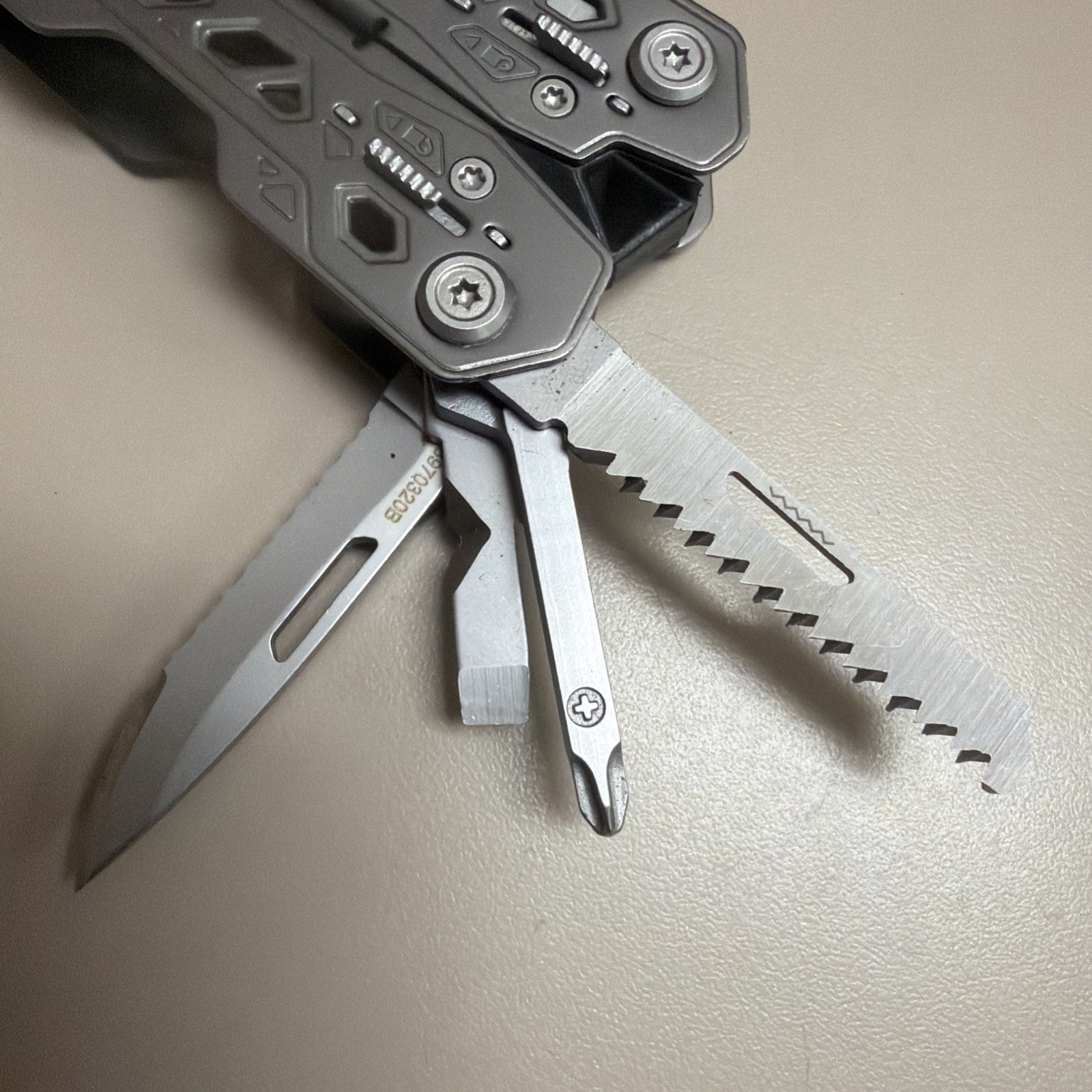 Gerber Truss 17-in-1 Multi-Tool Needle Nose Pliers with Sheath EDC Camping Gear