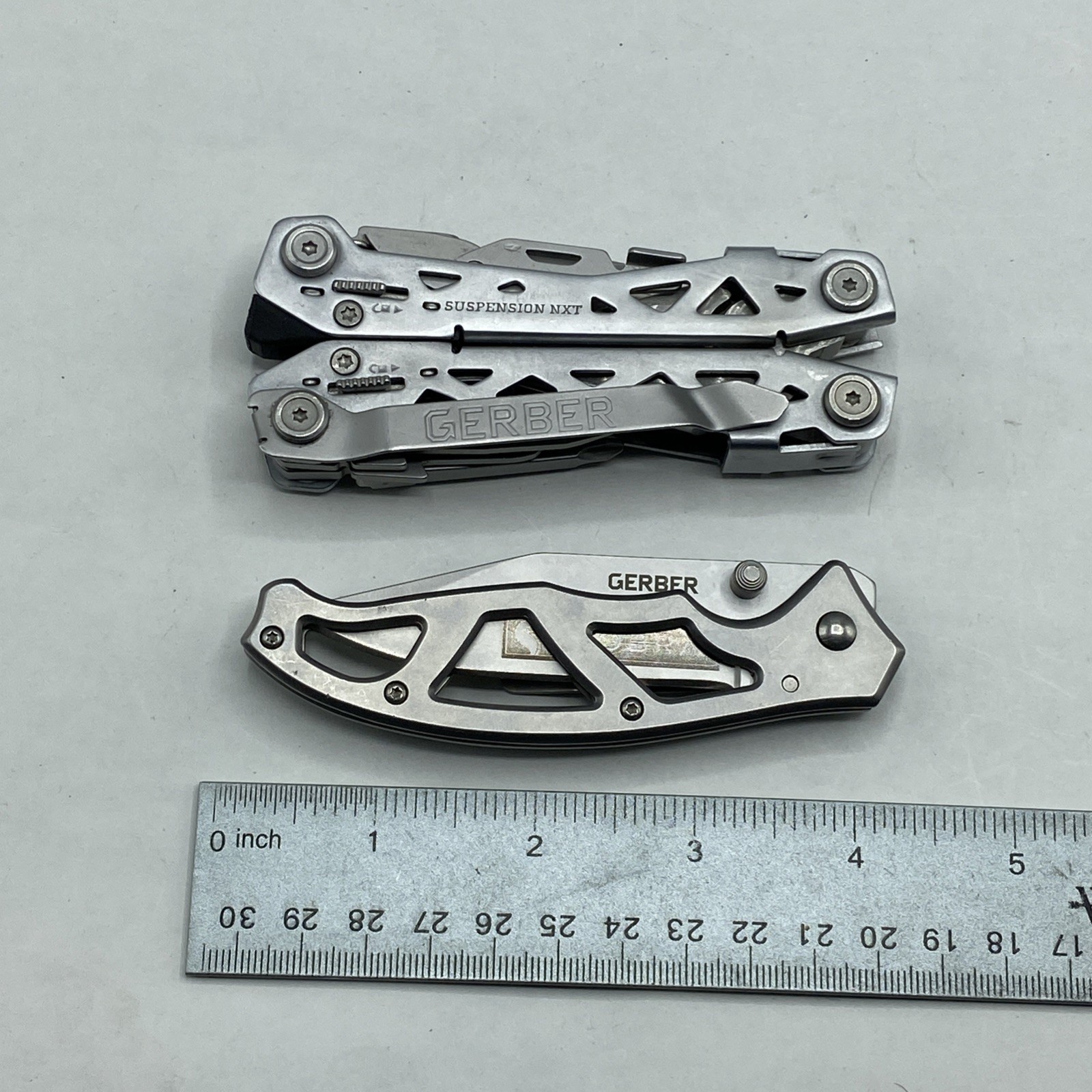 Gerber Suspension NXT & Paraframe I Knife Logo Combo – Silver