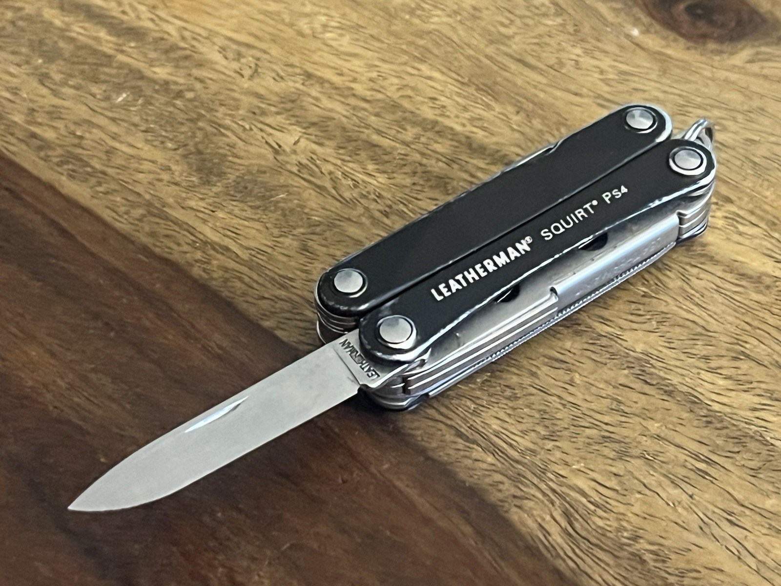 RETIRED Leatherman Squirt PS4 MultiTool Black DISCONTINUED SUPER NICE!