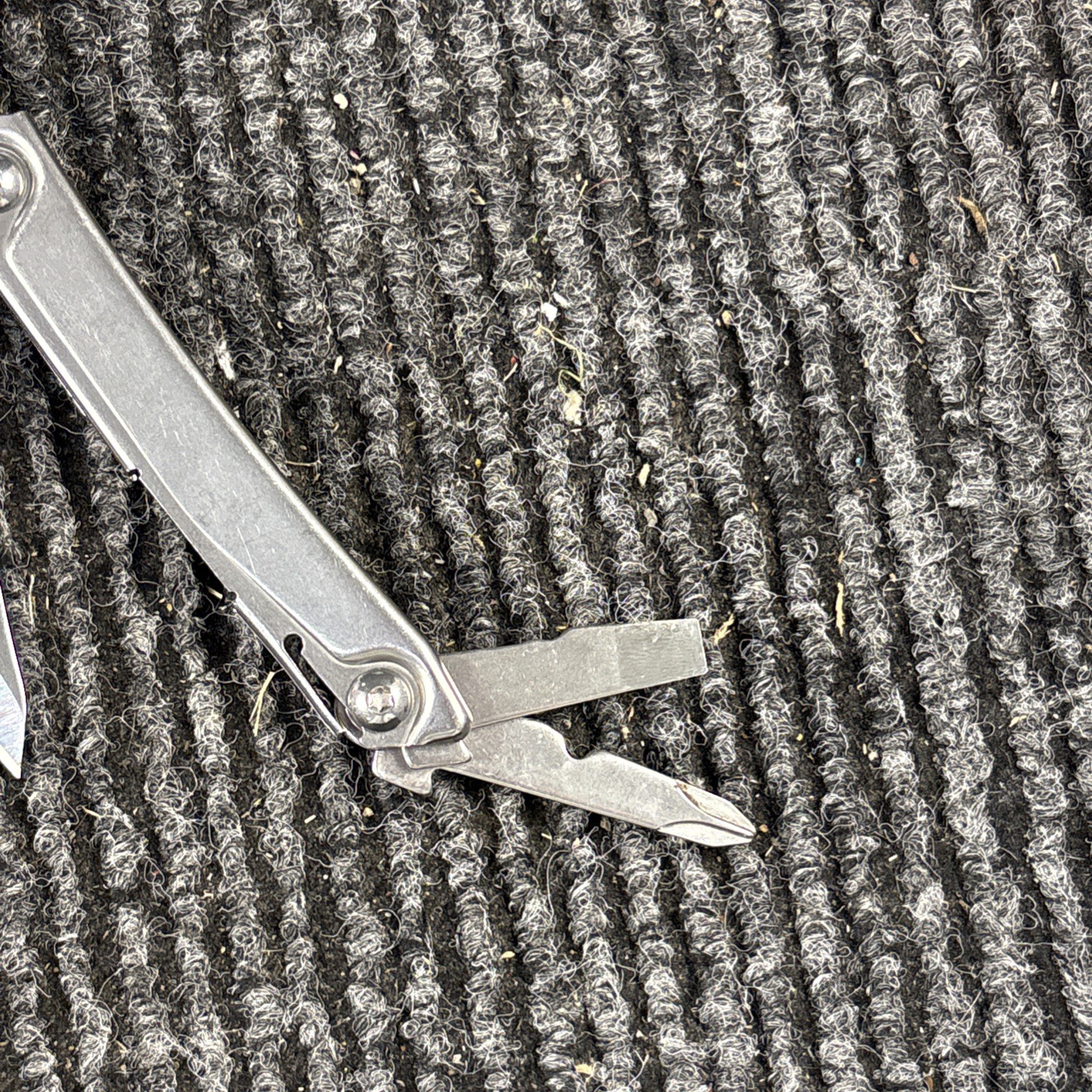 Leatherman Rev 3.8″ Multi-Tool, Stainless! USED (048)