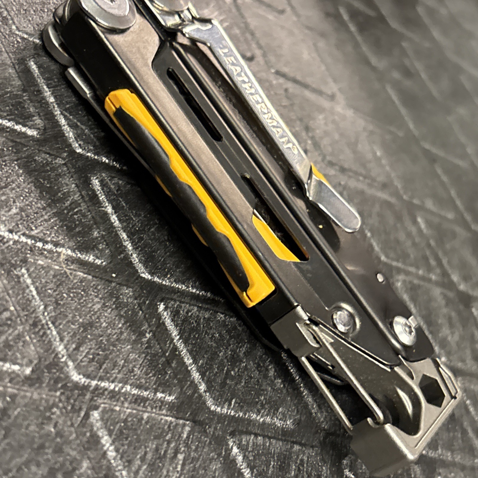 LEATHERMAN Signal Multi-Tool! Excellent!