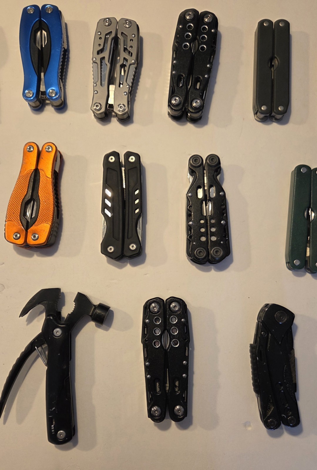 Bulk Lot of 21 Used Multi-Tool Knifes/Good Condition. Variety Bundle.