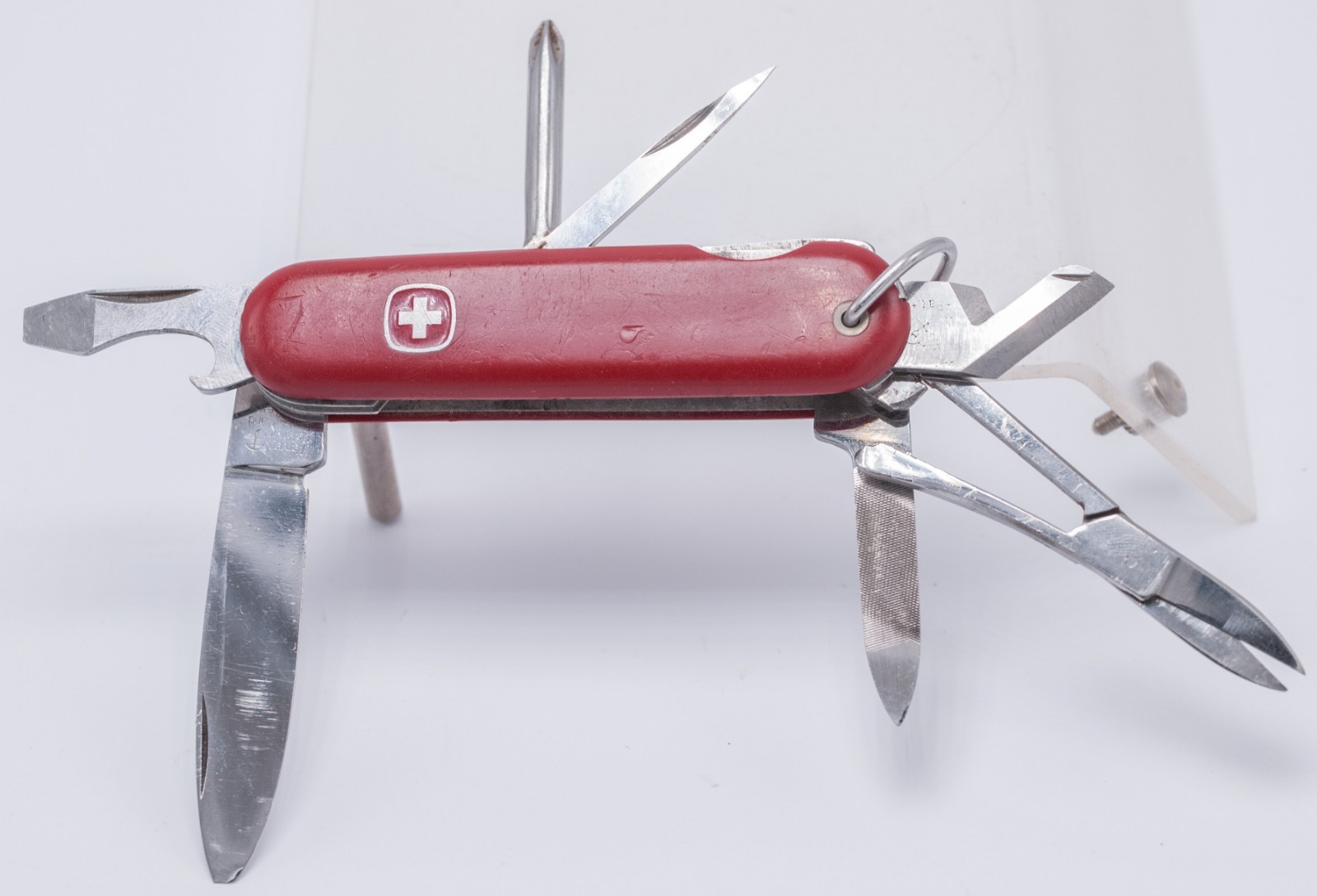 1970s – Wenger Swiss Army Classic 16 85mm Swiss Army Knife w/ Bail – *Read*