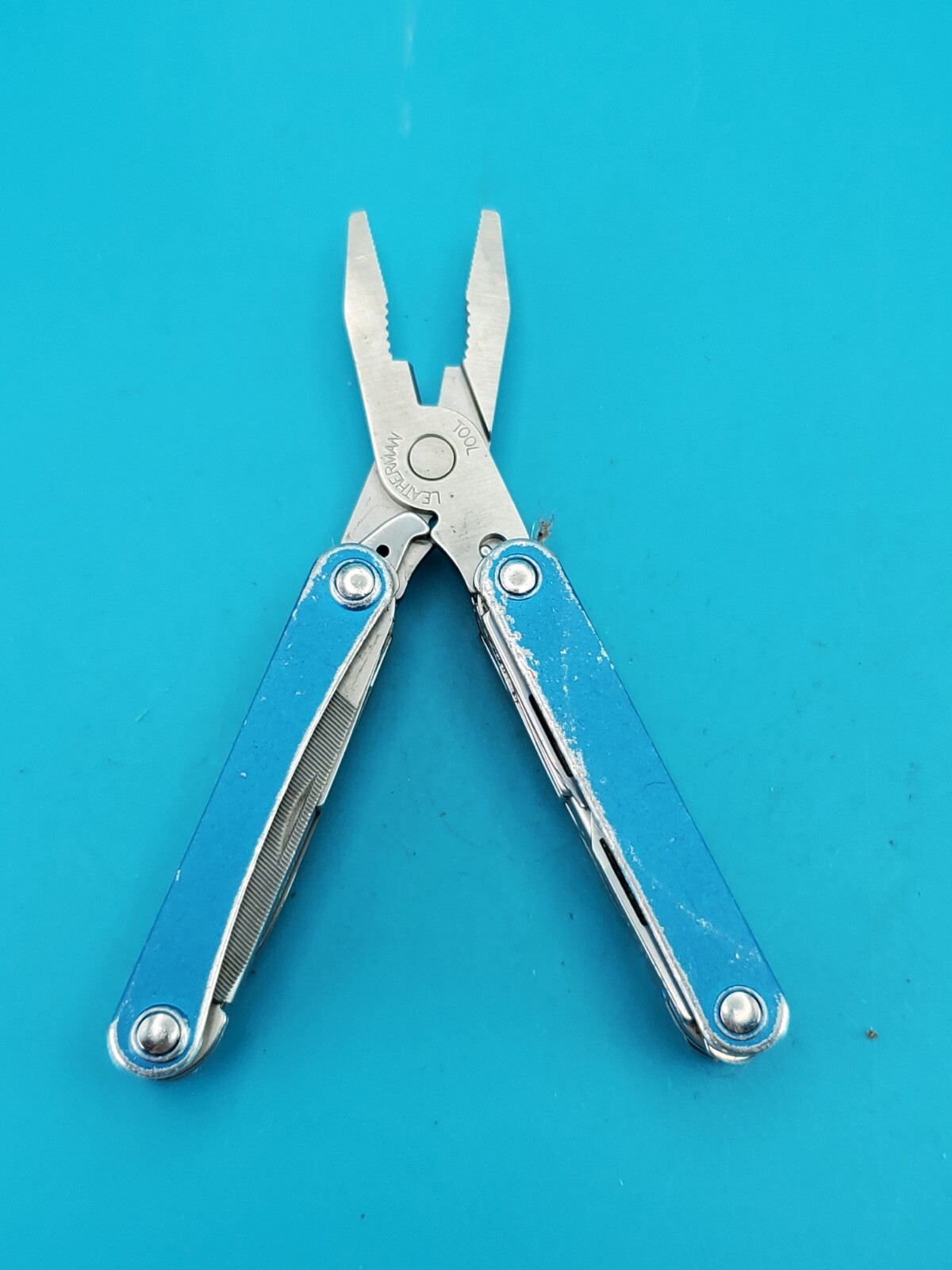 Leatherman SQUIRT PS4 Multi-Tool With Pliers Scissors Knife BLUE!
