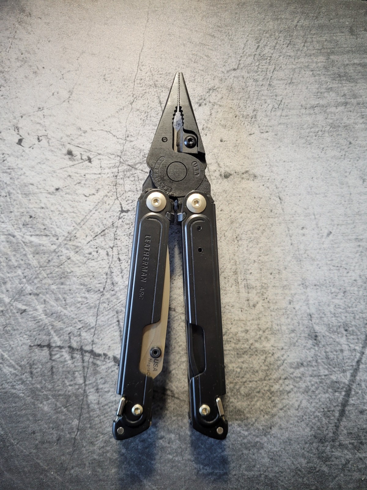 NEW Leatherman Arc Obsidian Multitool Limited Edition With Leather Sheath