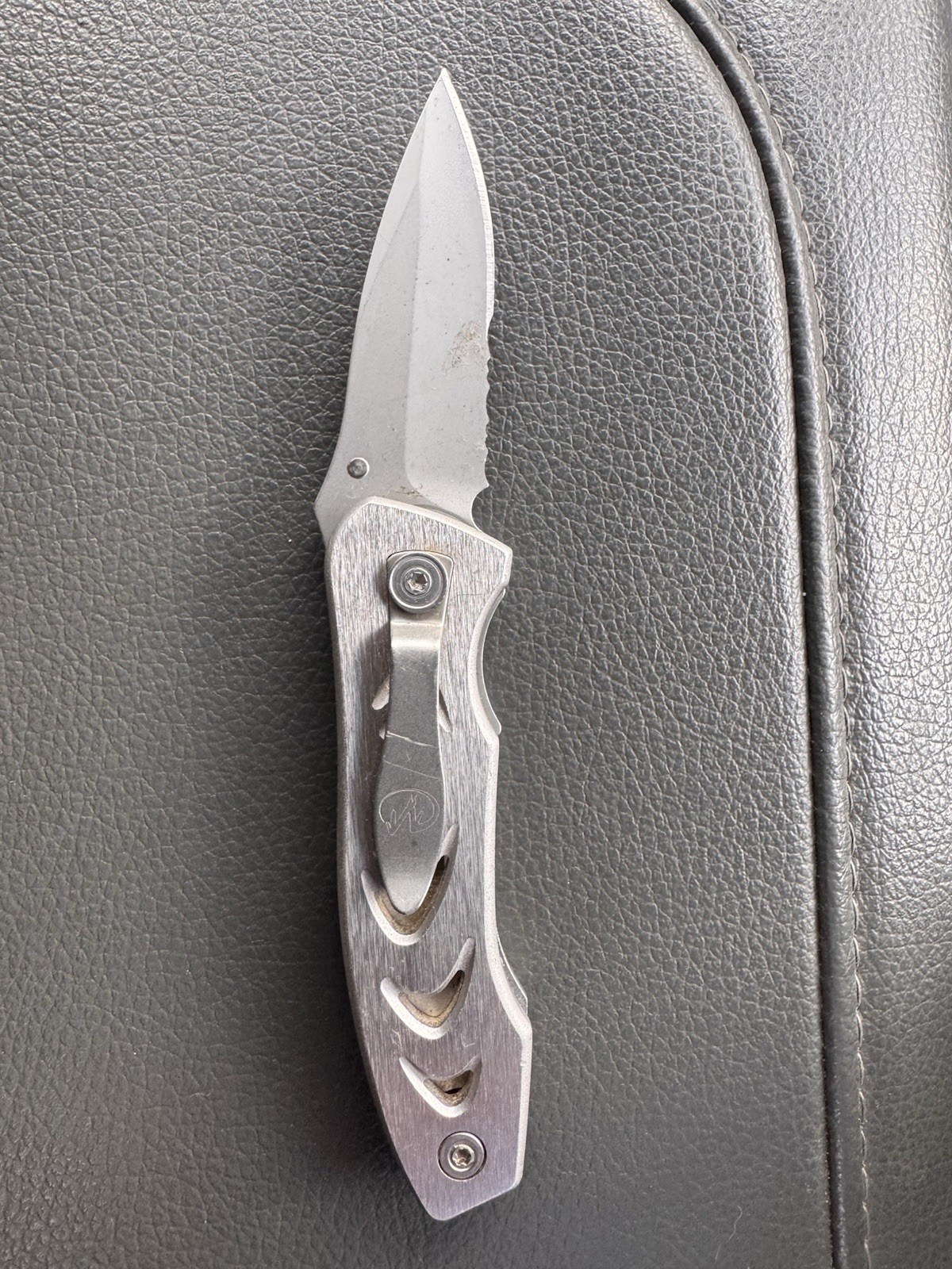 Leatherman C303 Folding Pocket Knife With Carabiner Clip