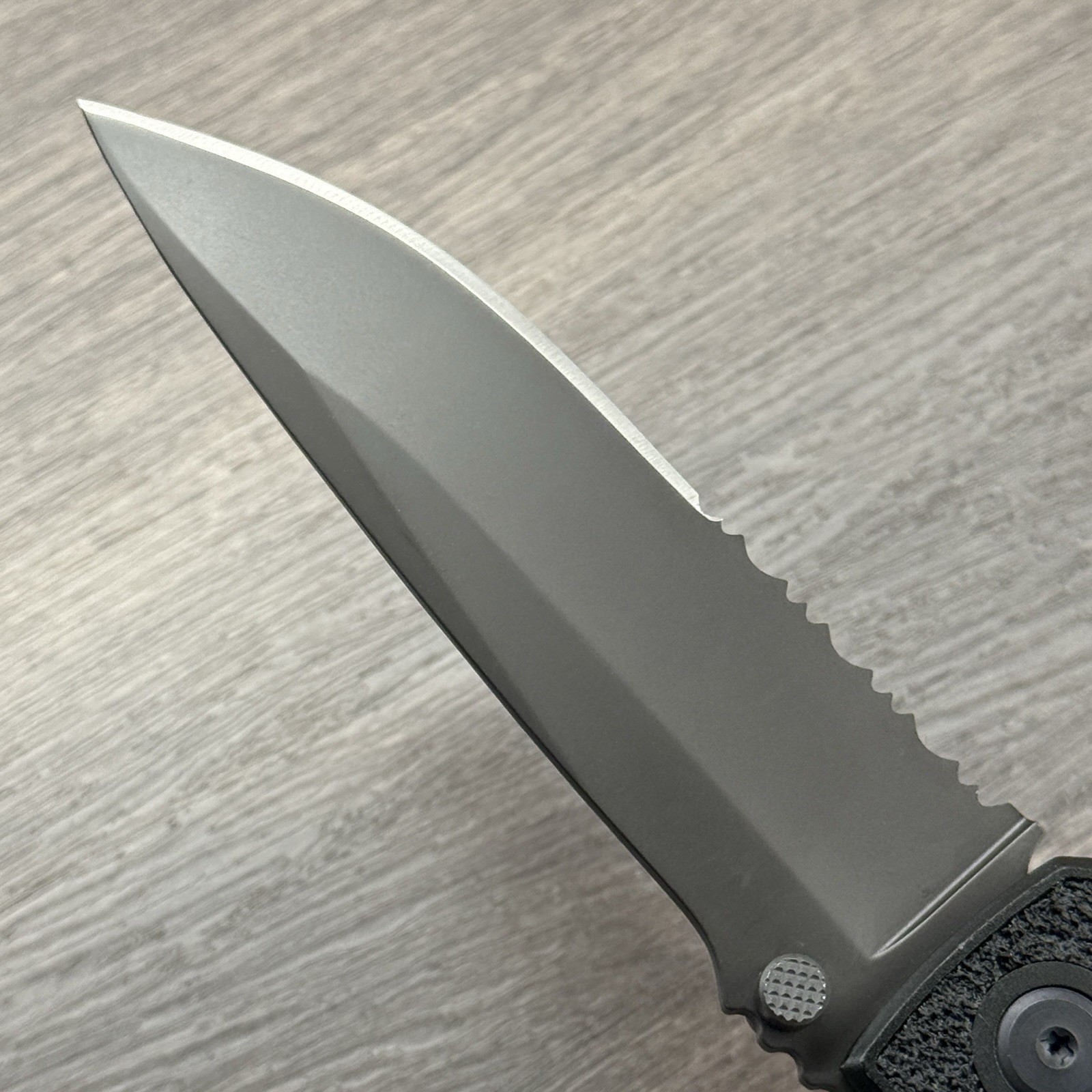 Gerber Icon Large Folding Knife Textured Aluminum Handle, Classic liner lock