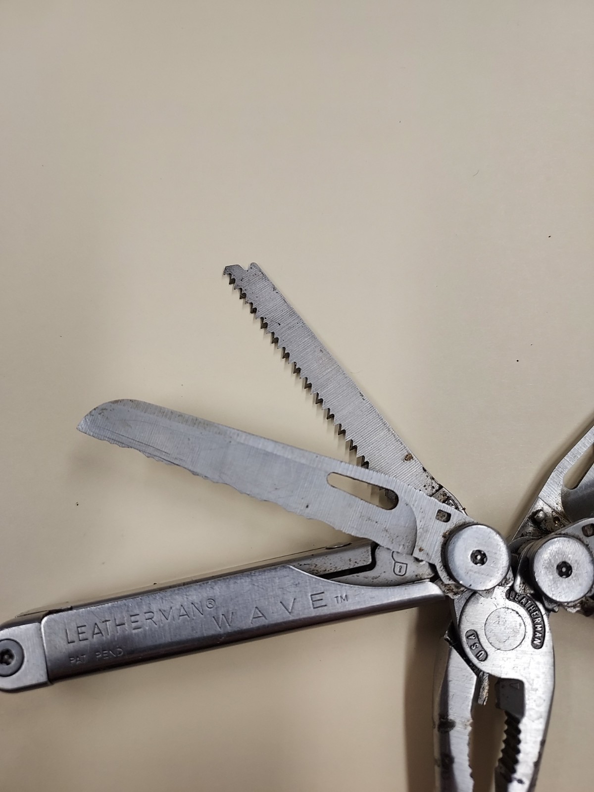 Leatherman Wave Multi Tool USA dated 0801 broken screwdriver tip